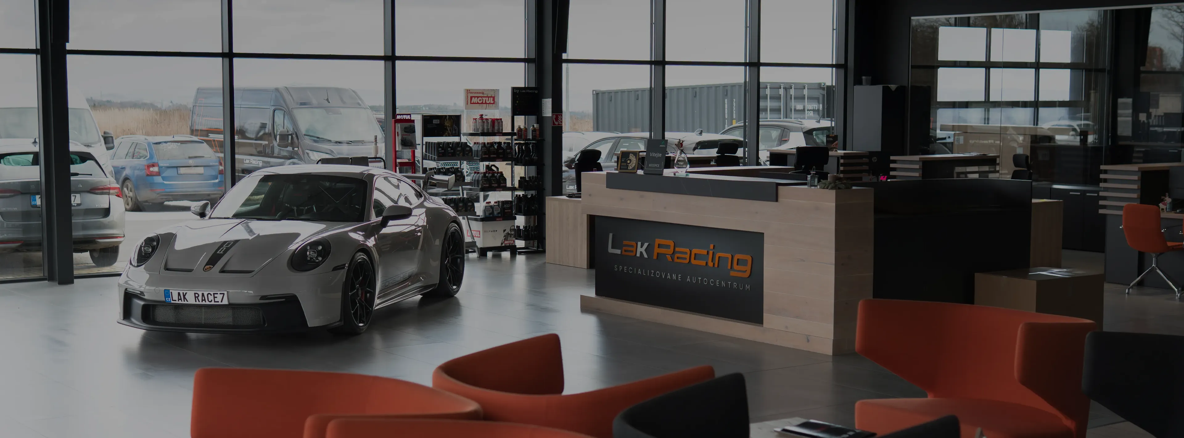 SHOWROOM | Lak Racing